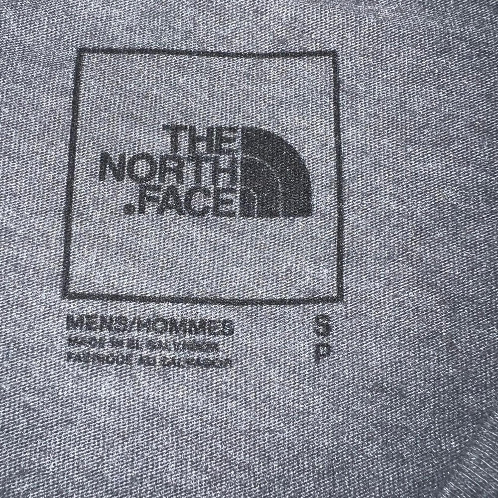 The North Face Evolution‎ Pack Never Stop Exploring T Shirt Sz S Gray Donkey Tee - Picture 5 of 9